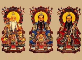 放学路上田里的火车