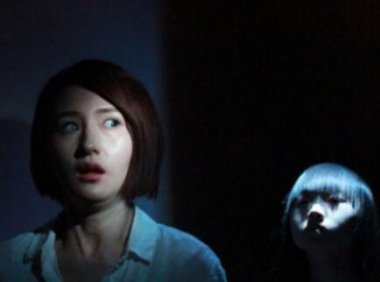 放学路上田里的火车