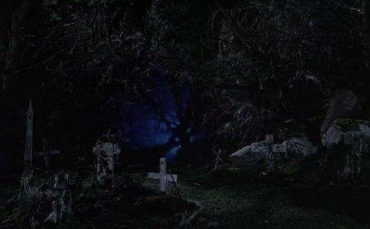 墙壁上的诡异黑影